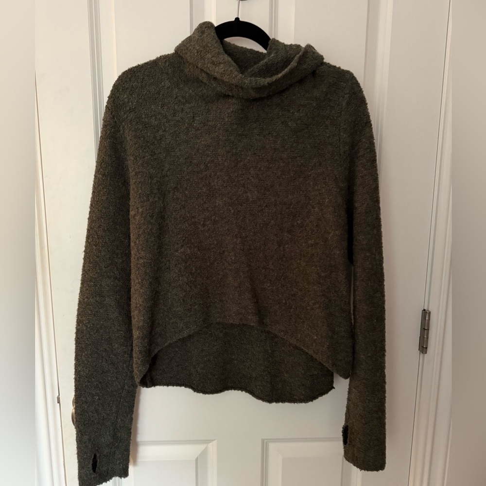 H&M | Loose Grey Sweater | Thumb Hole Sleeves